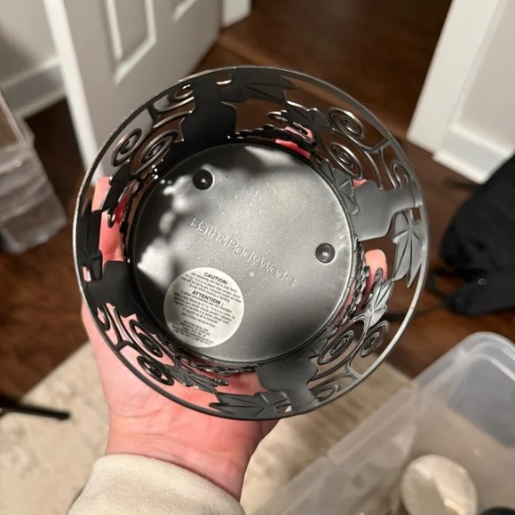 Bath & Body Works 3-Wick Candle Holder Metal Sleeve Grapevine Ivy Decor - Picture 4 of 4